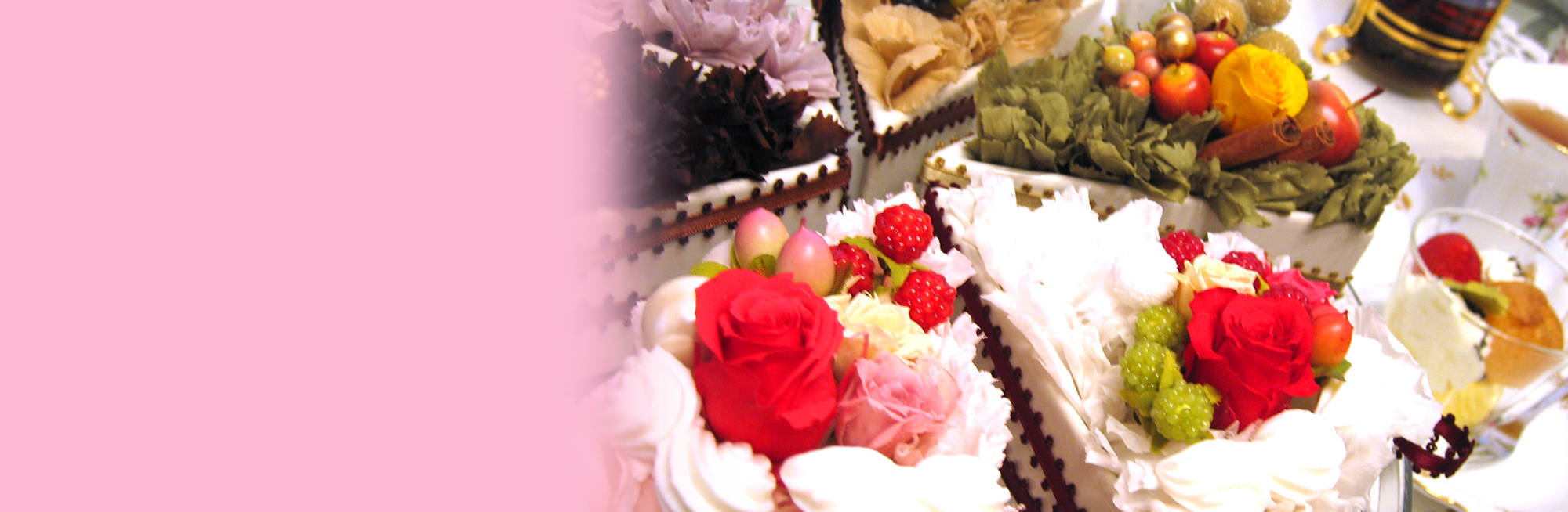 プリザーブドフラワー　ケーキアレンジ